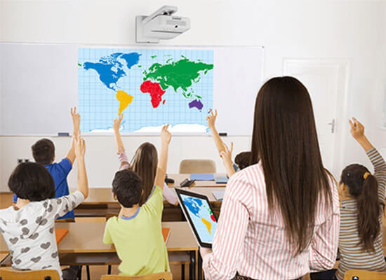 All advantages – projectors in educational institutions
